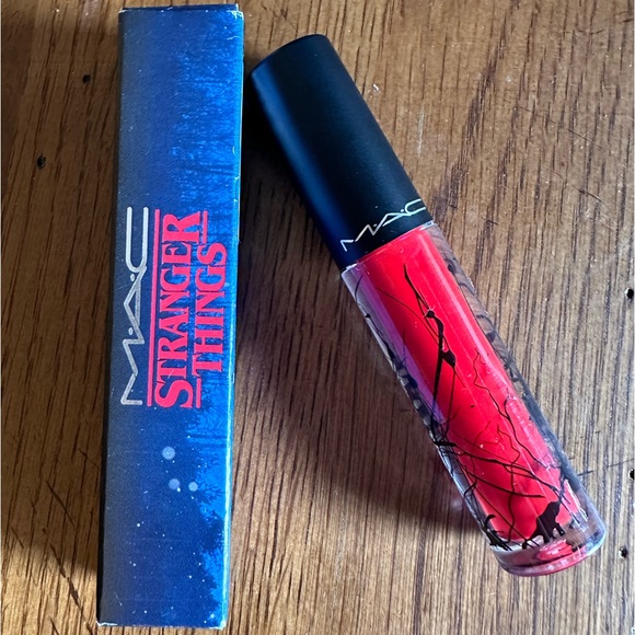 MAC LIMITED EDITION STRANGER THINGS ROCKIN ROBIN NEW - Picture 5 of 7